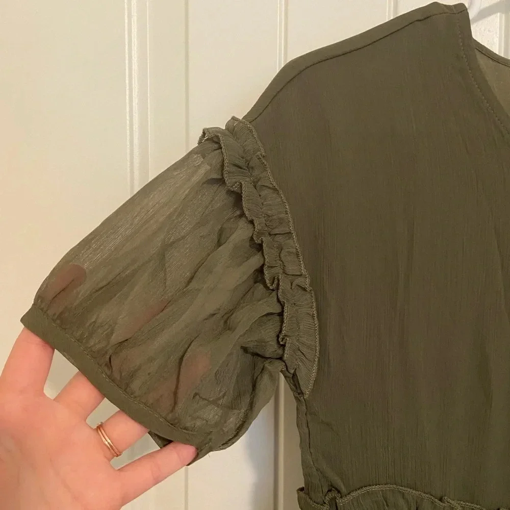 NWT | Madden Girl women’s sheer sleeve ruffle blouse scrunchie‎ set — medium